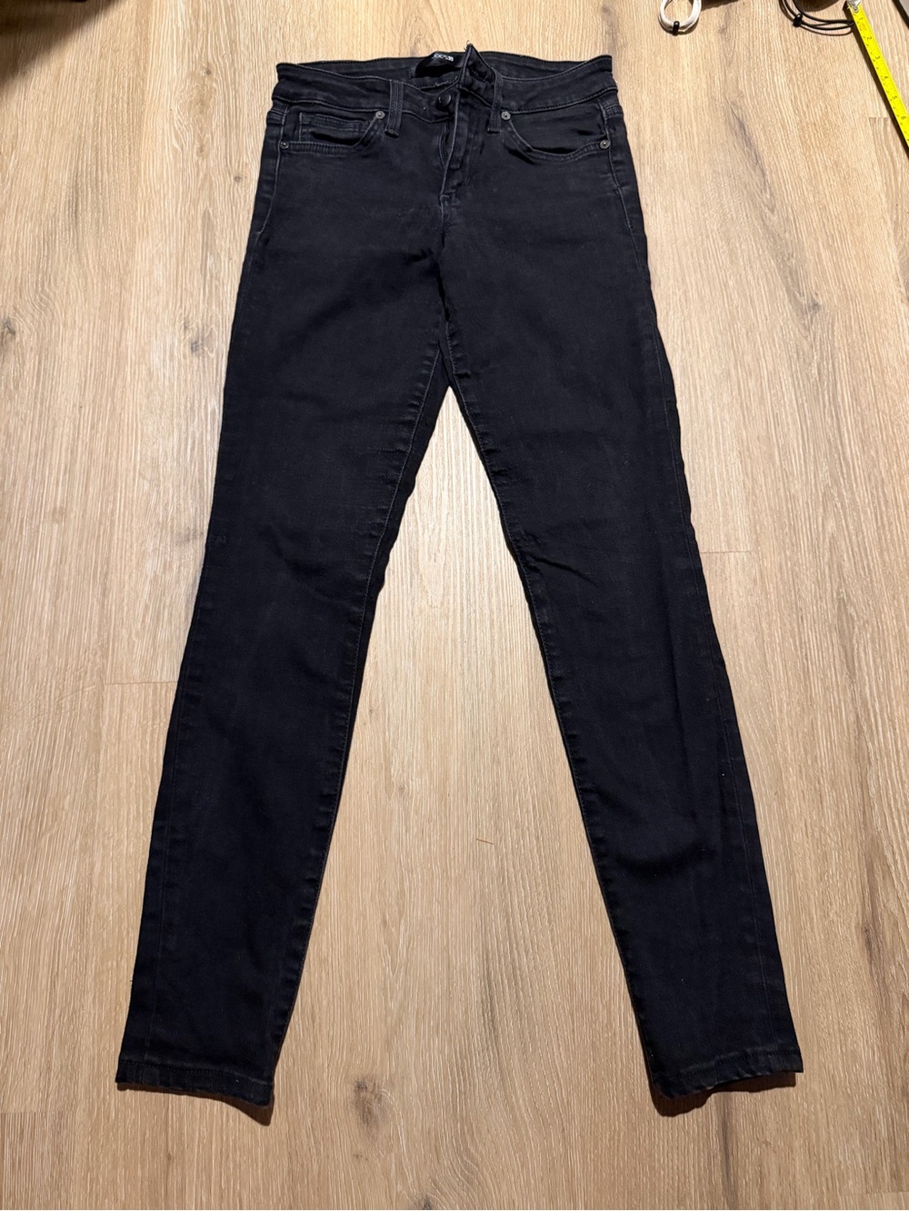 Joe’s Jeans Black “The Skinny” Jeans Size W 26